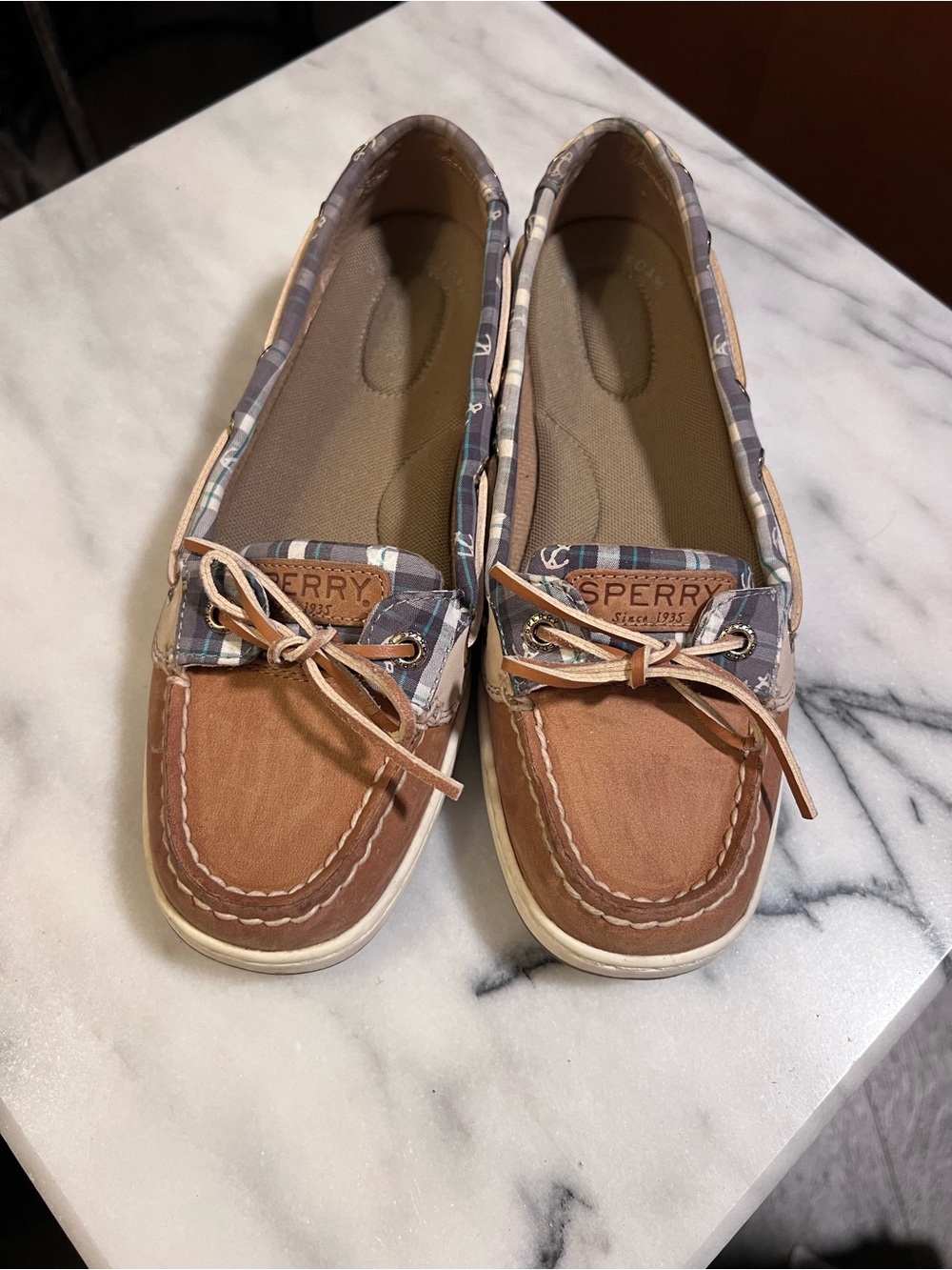 Sperry Tan & Plaid Women’s Moccasin Boat Shoes